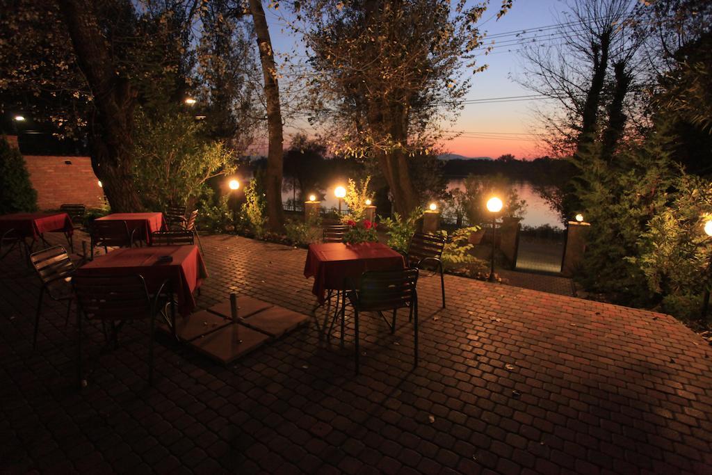 Part Cafe Residence Дунакеси Экстерьер фото